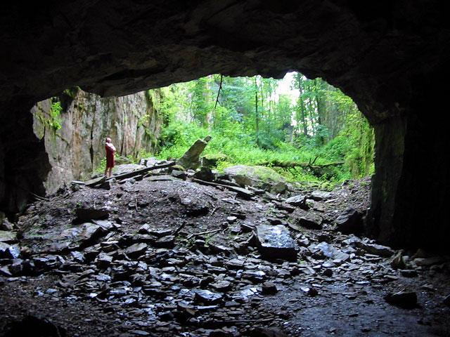 Bischofův lom, Horní Albeřice - pohled z Albeřické jeskyně