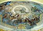 Stropní freska. Kopuli martínkovického kostela zdobí fresky Felixe Antonína Schefflera, zpodobňující výjevy ze života Panny Marie, sv. Jiří a sv. Martina – vzácná je freska sv. Jiří bojujícího s drakem.

