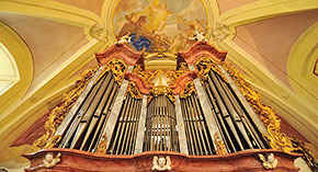 Vzácné varhany uvnitř kostela, Martínkovice