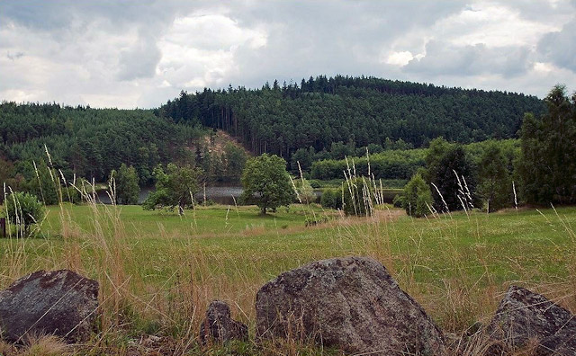 Krajina přírodního parku Česká Kanada u vsi Dolní Radíkov