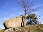Husova kazatelna - 2 metrový kamenný viklan na vrchu Kačena.