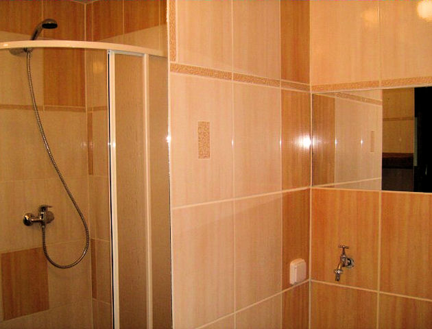 Chalupa Helena - koupelna se sprchovým koutem