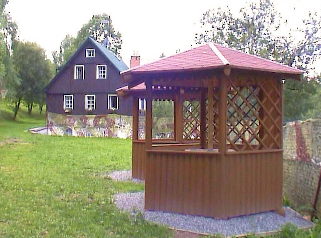 Chata prim zastÅeÅ¡ené altánky v zahradÄ pro posezenà galerie ... Hus indretning inspiration
