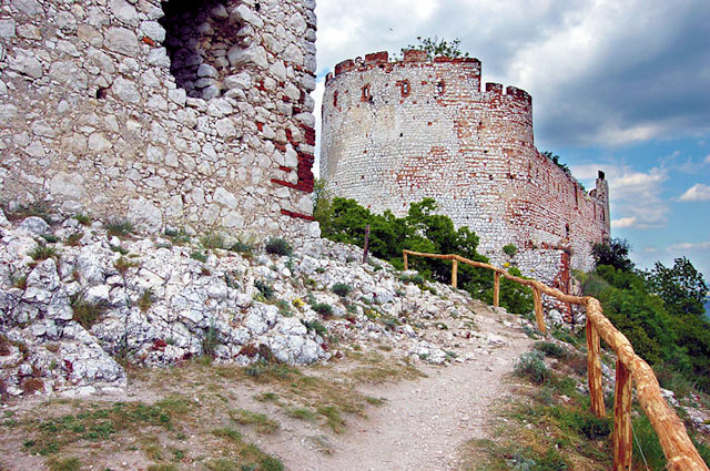 Dívčí hrady - přístupová stezka