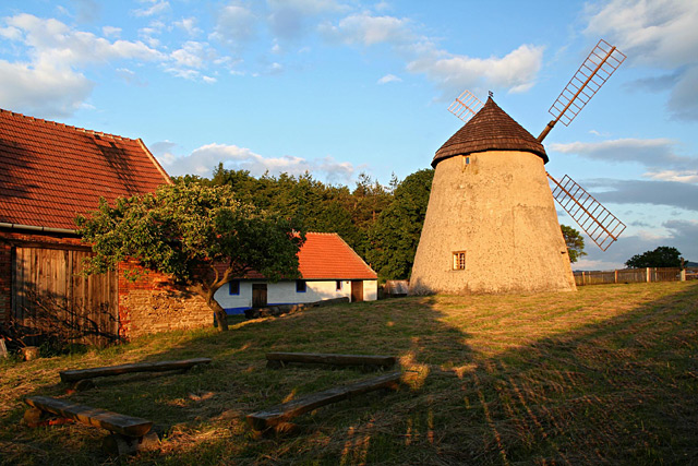 Větrný mlýn Kuželov | Bílé Karpaty