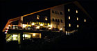 Hotel Emerich v noci, Pec pod Sněžkou | Krkonoše.