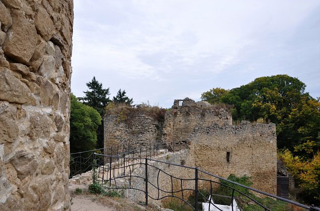 Zřícenina hradu Cimburk – pohled od západní věže