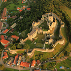 S rozlohou cca 1 ha nejrozsáhlejší zřícenina hradu v Čechách. Původní hrad byl založen na počátku 13. stol. a v historii Čech hrál důležitou roli – chránil obchodní stezku mezi Sušicí a Horažďovicemi a bohatá rýžoviště zlata na řece Otavě.

