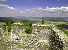Zřícenina hradu Trosky – hradní věže Panna (vlevo) a Baba.