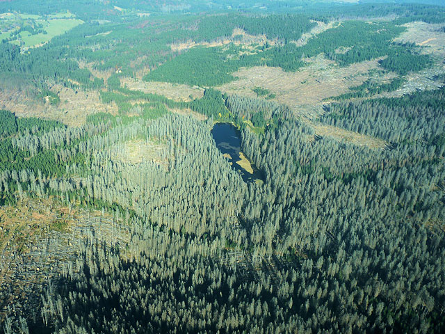 Jezero Laka na letecké fotografii z roku 2010