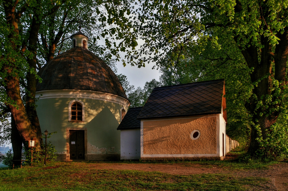 Kaple sv. Jana Nepom. a márnice Těchobuz