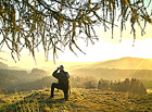 408 m vysoký nezalesněný kopec nad vsí Rynartice (rozmezí národního parku České Švýcarsko a CHKO Labské pískovce) s neomezeným kruhovým výhledem do kopcovité krajiny Českého Švýcarska a Lužických hor. Velmi oblíbené místo fotografů krajinářů.

