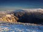 Labský důl patří k nejkrásnějším a nejnavštěvovanějším místům Krkonoš. Vyhloubil ho mohutný ledovec někdy před 10 tisíci lety. V závěru dolu uvidíte až 200 m vysoké skalní srázy s Pančavským vodopádem – nejvyšším vodopádem ČR.

