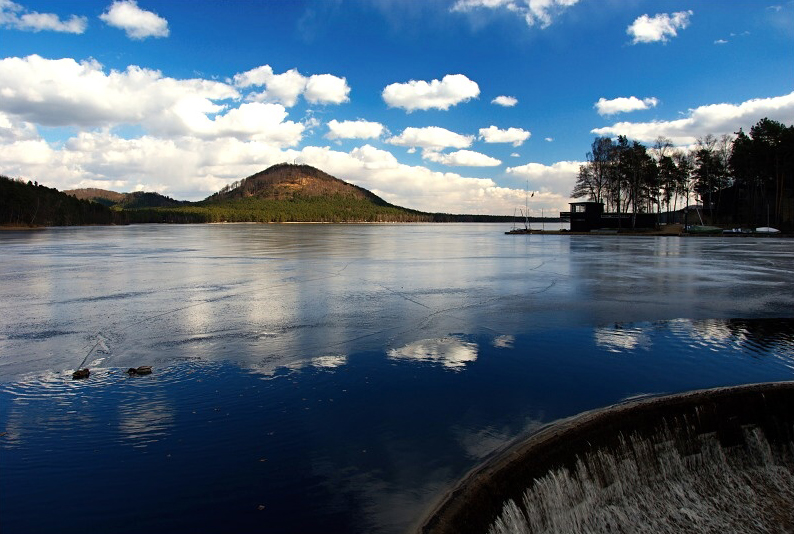 Máchovo jezero – výpusť ve Starých Splavech