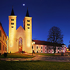 Nejstarší klášter jižních Čech – byl zal. pravděpodobně již v r. 1184; představuje duchovní a kulturní centrum Milevska. V klášteře je muzeum, k vidění je dřevěný Betlém, barokní knihovna v nejstarší škole v kraji aj.

