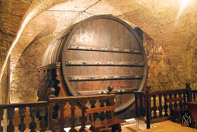 Obří sud ve vinařské expozici Regionálního muzea v Mikulově