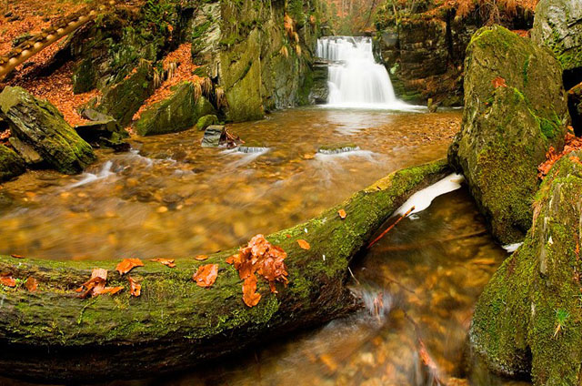 Podzimní nálada na Rešovských vodopádech