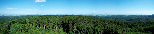 Panoramatický výhled z rozhledny Brdo, Chřiby