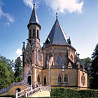 Hrobka významného rodu Schwarzenbergů a novogotická kaple při jihovýchodním okraji rybníka Svět u Třeboně.

