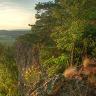 Kozelka je osamocená stolová hora, kterou lemují strmé skály, tzv. Zkamenělé stádo. Jedná se o největší lezeckou skalní oblast v okrese Plzeň-sever – přes 60 skalních věží a stěn s desítkami lezeckých cest.

