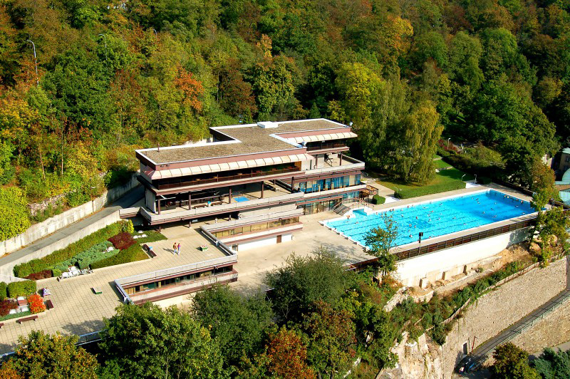 Termální bazén Karlovy Vary – letecký pohled | hotel Thermal