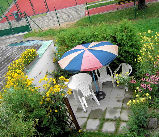 Ubytování Hrubá Skála – posezení v zahradě | Český ráj