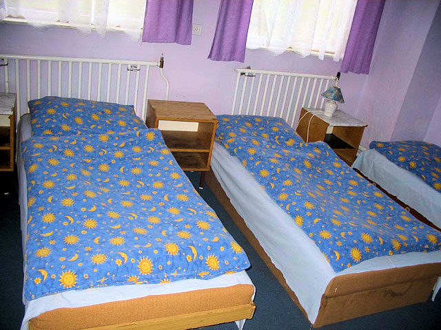Ubytovna Mšeno – fialový pokoj | ubytování Kokořínsko