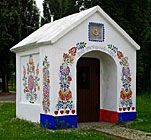 Malovaná kaplička v lokalitě Petrov-Plže, Bílé Karpaty.