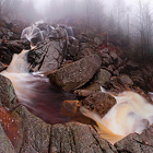 Vodopád Velký (Černý) Štolpich překonává skalní stěnu vysokou asi 30 m a tříští se do několika samostatných vodopádů a kaskád – největší vodopádový stupeň má výšku 5 m. Nachází se v národní přírodní rezervaci Jizerskohorské bučiny.

