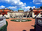 Zámek Buchlovice – páv v barokní zahradě.