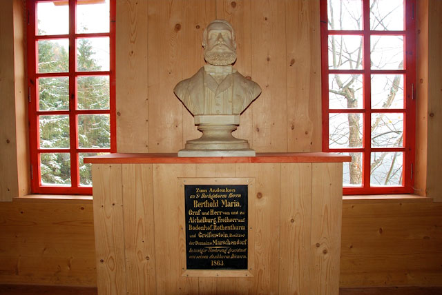 Hrádek Aichelburg - busta hraběte Bertholda Aichelburga