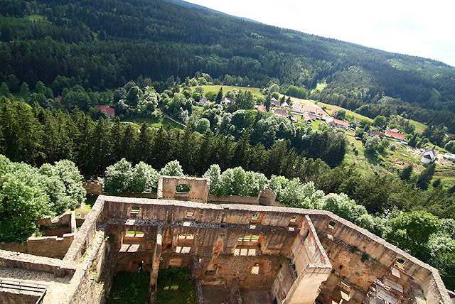 Pohled ze zříceniny hradu Landštejn, Česká Kanada