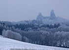 Ve znaku chráněné krajinné oblasti Český ráj je stylizovaná silueta zříceniny hradu Trosky – symbolu Českého ráje.

