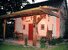 Chalupa Helena - budova v areálu venkovského stavení.