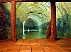 Tvrz Stachelberg - mohutný sál podzemních kasáren.