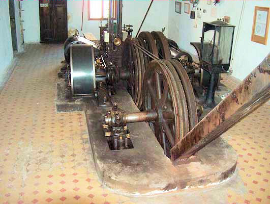 Hornický skanzen Mayrau - těžební stroj Kooepe