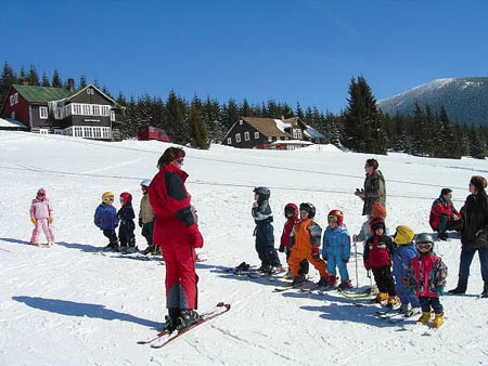 Dětský lyžařský výcvik u horských chat TJ Spofa