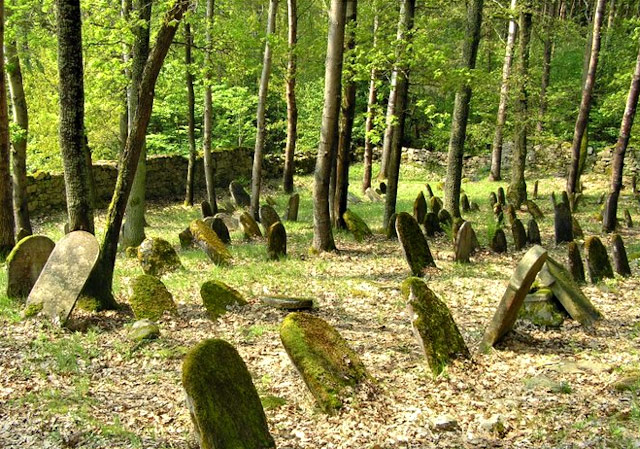 Židovský hřbitov u obce Slatina