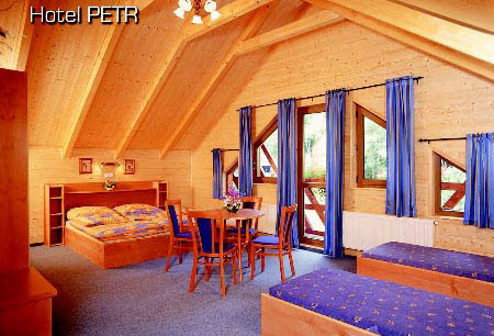 Čtyřlůžkový pokoj v hotelu Petr