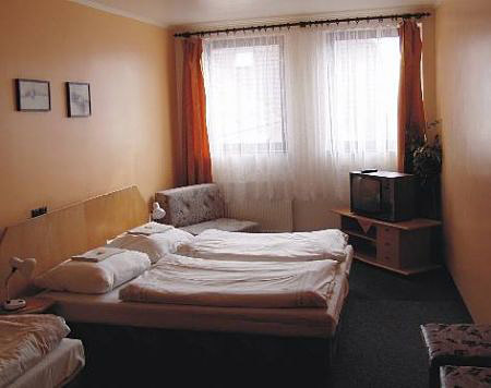 Klasický dvoulůžkový pokoj v hotelu Weiss
