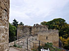 Zřícenina hradu Cimburk nad vodní nádrží Koryčany, Chřiby.