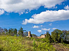 Celkový pohled na zříceninu hradu Cimburk, Koryčany.