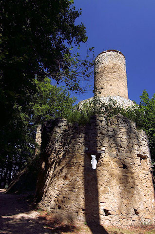 Hrad Cimburk – západní válcová věž