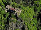 Zřícenina hradu Krašov patří k nejromantičtějším výletním cílům v údolí Berounky a k nejstarším šlechtickým hradům v ČR. Nachází se na skále nad zákrutem řeky Berounky, odkud je pěkný výhled do údolní nivy a na okolní skalnaté svahy.

