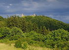 Zřícenina hradu Lichnice má zajímavý trojúhelníkovitý tvar. Je poměrně rozsáhlá a stojí na skalnatém ostrohu u národní přírodní rezervace Lichnice – Kaňkovy hory. Název Lichnice je odvozen z německého Lichtenburg a překládá se jako Světlice.

