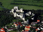 S rozlohou cca 1 ha nejrozsáhlejší zřícenina hradu v Čechách. Původní hrad byl založen na počátku 13. stol. a v historii Čech hrál důležitou roli – chránil obchodní stezku mezi Sušicí a Horažďovicemi a bohatá rýžoviště zlata na řece Otavě.

