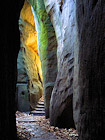 Průchod pod Sfingou, skalní oblast Kapelník | Hruboskalsko.