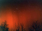 Snímek středu Velké mlhoviny v Orionu v nepravých barvách.