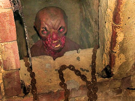 Jeskyně Grotta v podzemí zámku Lednice s výstavou strašidel