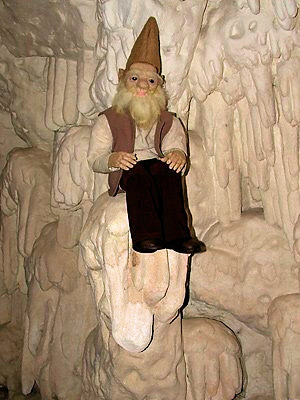 Expozice strašidel v jeskyni Grotta na zámku Lednice